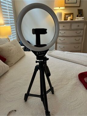LED Ring Light with Black Tripod - White Ring